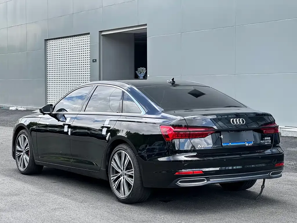 Audi A6L — фото 9