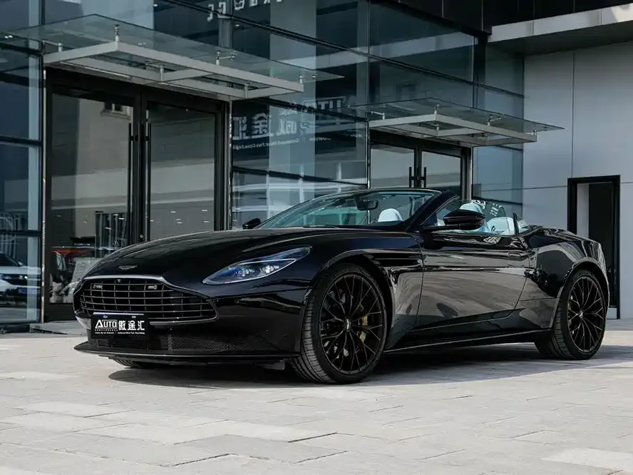 Aston Martin DB11 — фото 1