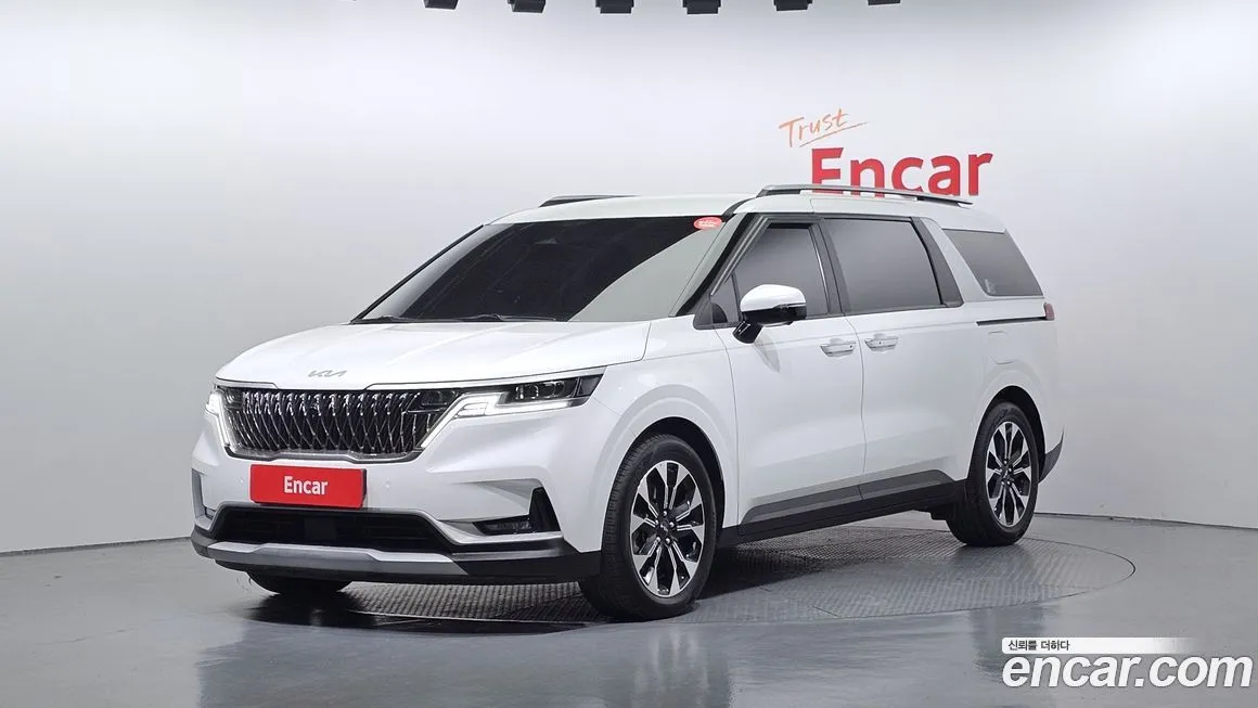 Kia Carnival — фото 1