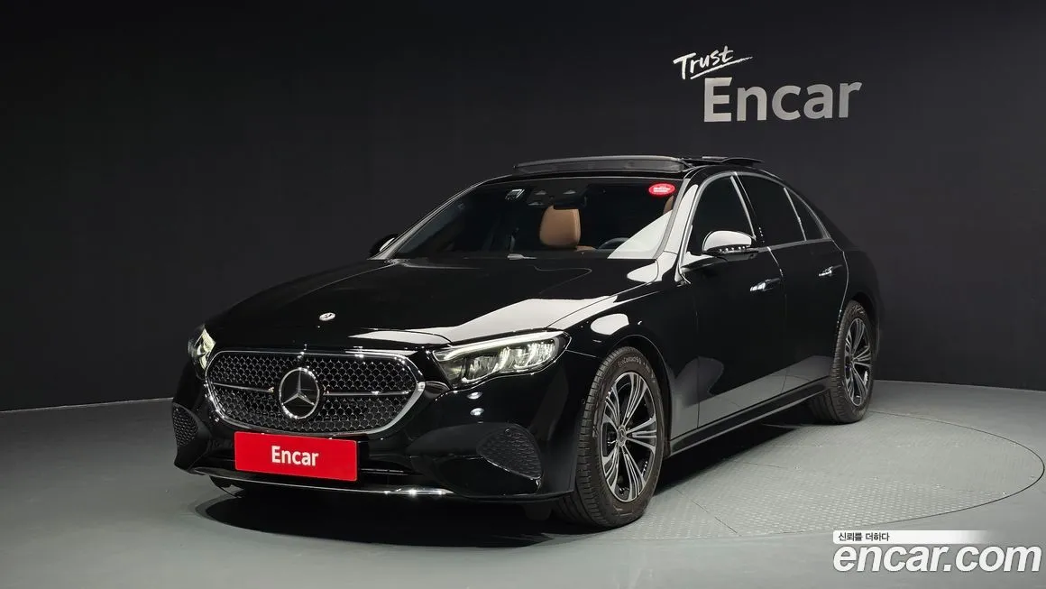 Mercedes-Benz E-Class — фото 1
