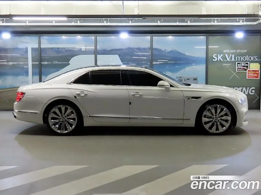 Bentley Flying Spur — фото 3