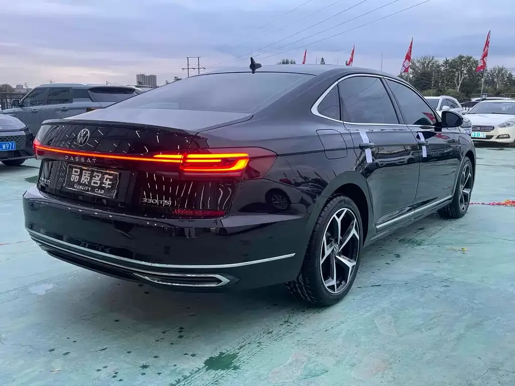 Volkswagen Passat — фото 7