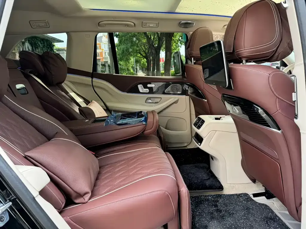 Mercedes-Benz GLS — фото 10