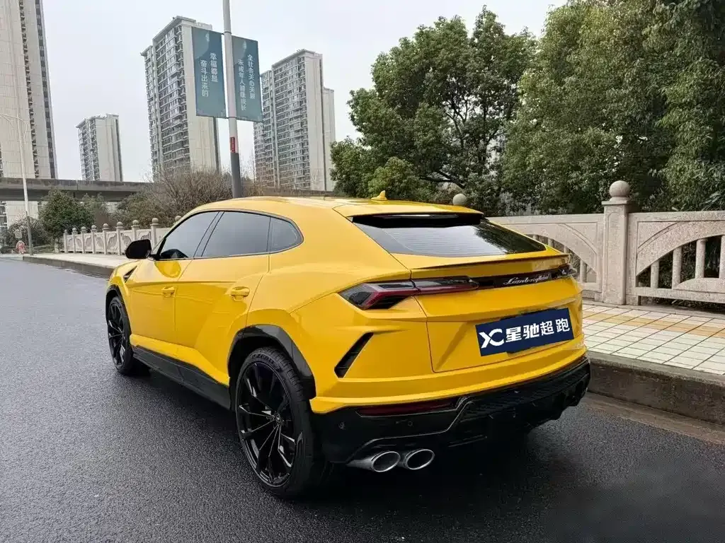 Lamborghini Urus — фото 3