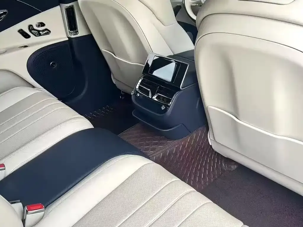 Bentley Flying Spur — фото 6