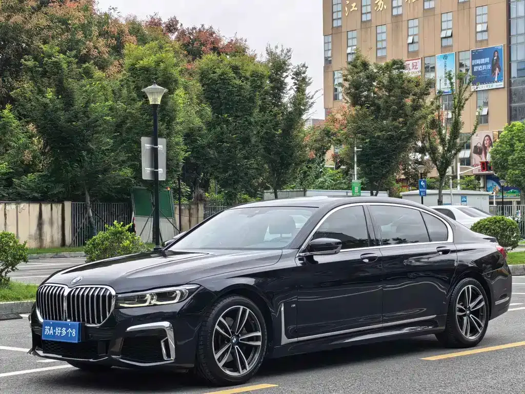 BMW 7 Series — фото 1