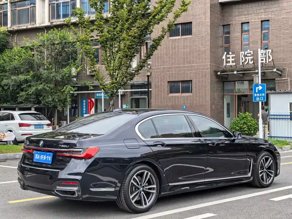 BMW 7 Series — фото 4