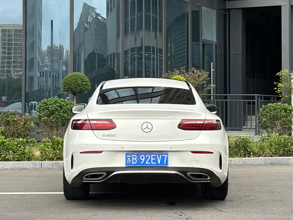 Mercedes-Benz E-Class (Import) — фото 5