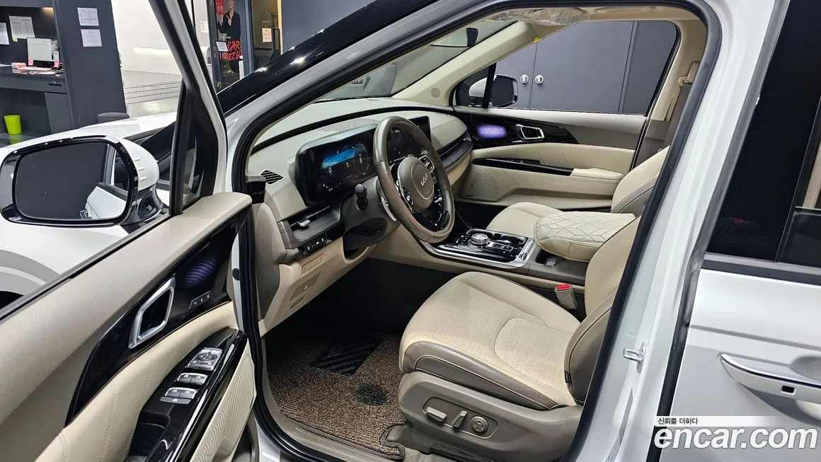 Kia Carnival — фото 10