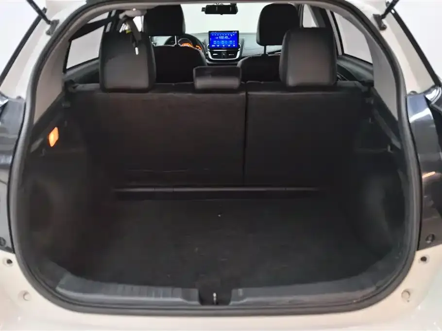 Toyota Yaris L — фото 4