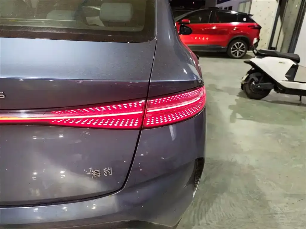 BYD Seal — фото 8