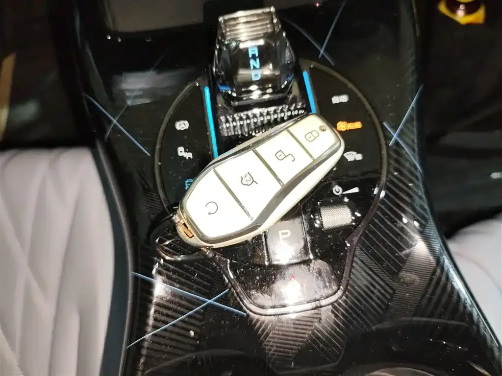 BYD Seal — фото 9