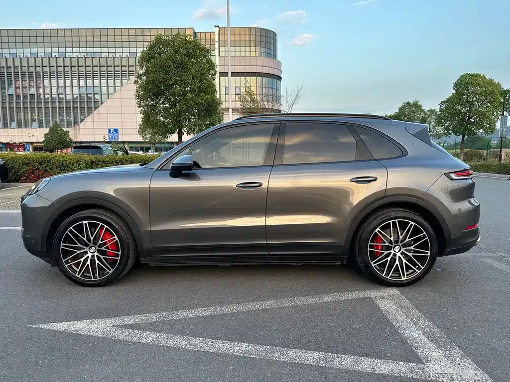 Porsche Cayenne — фото 4