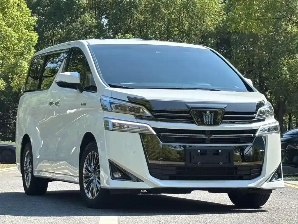Toyota Vellfire — фото 3