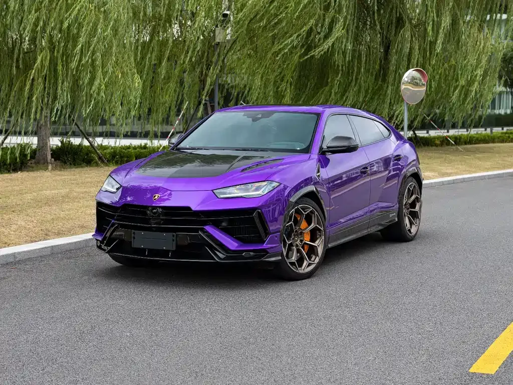 Lamborghini Urus — фото 1
