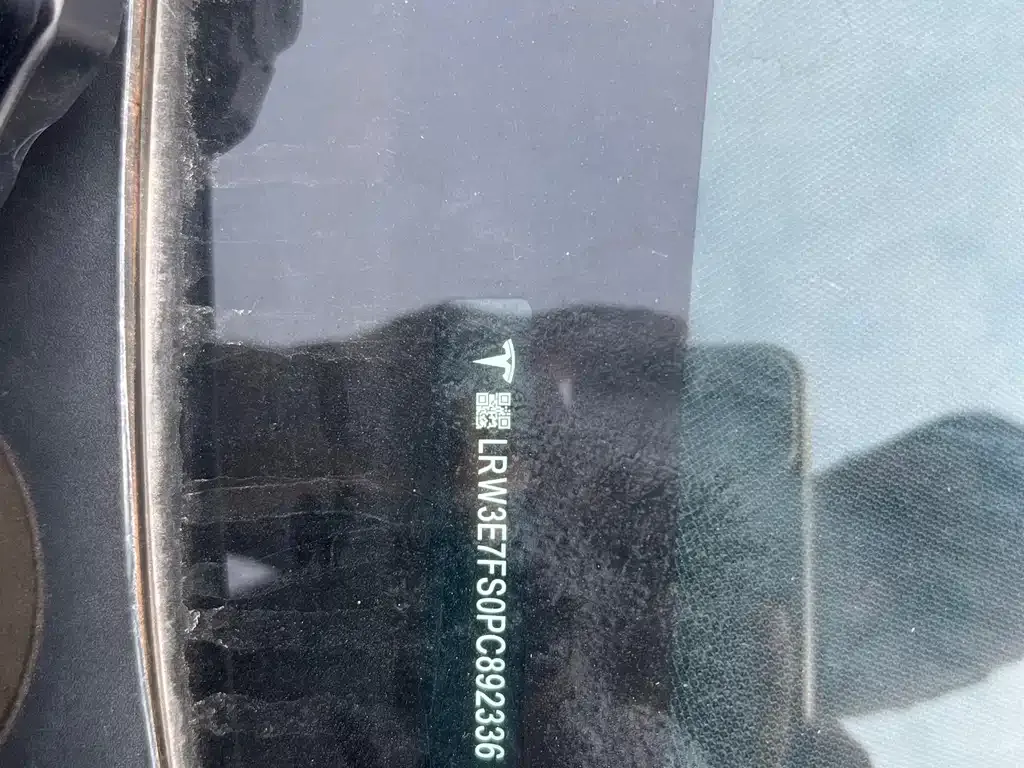 Tesla Model 3 — фото 10