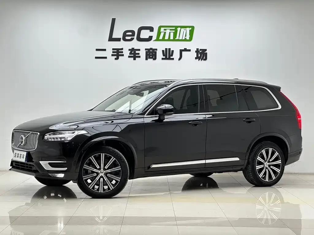 Volvo XC90 — фото 1