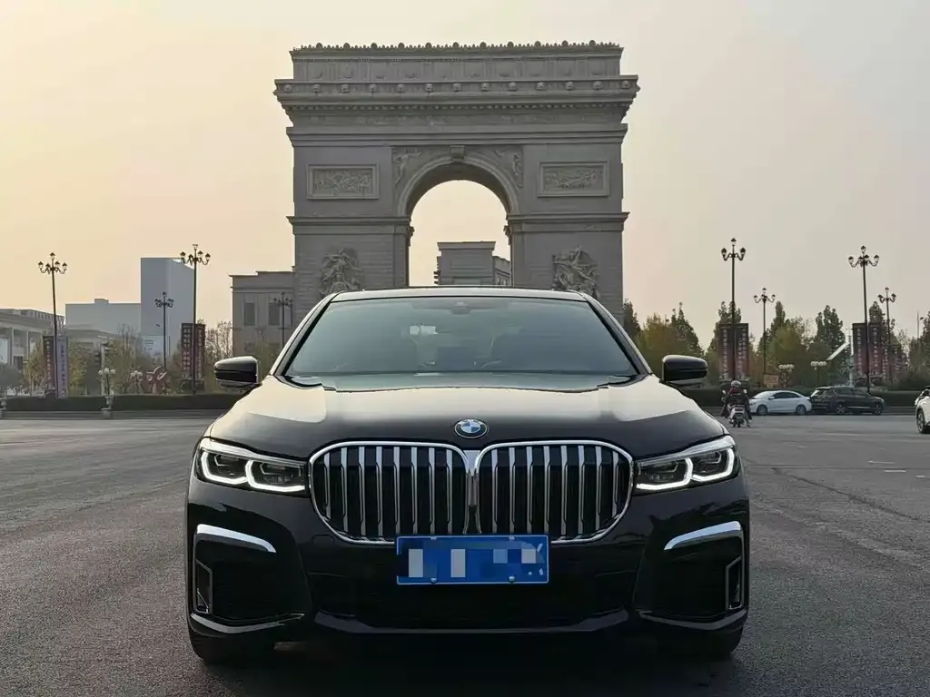 BMW 7 Series — фото 2