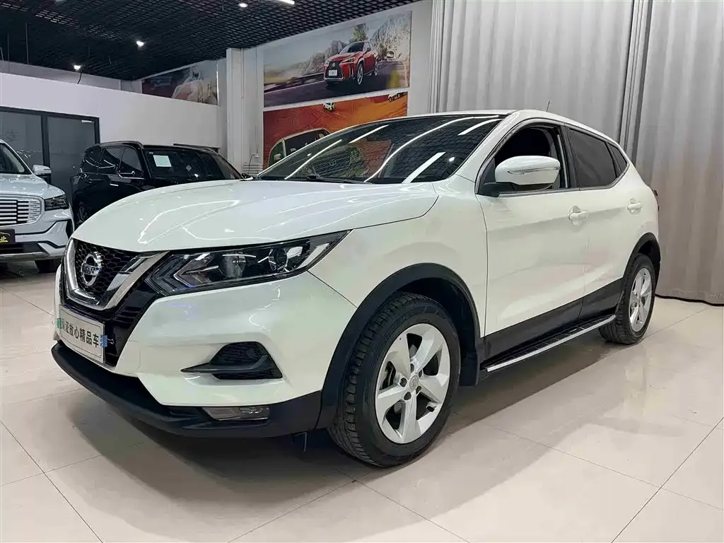 Nissan Qashqai — фото 1