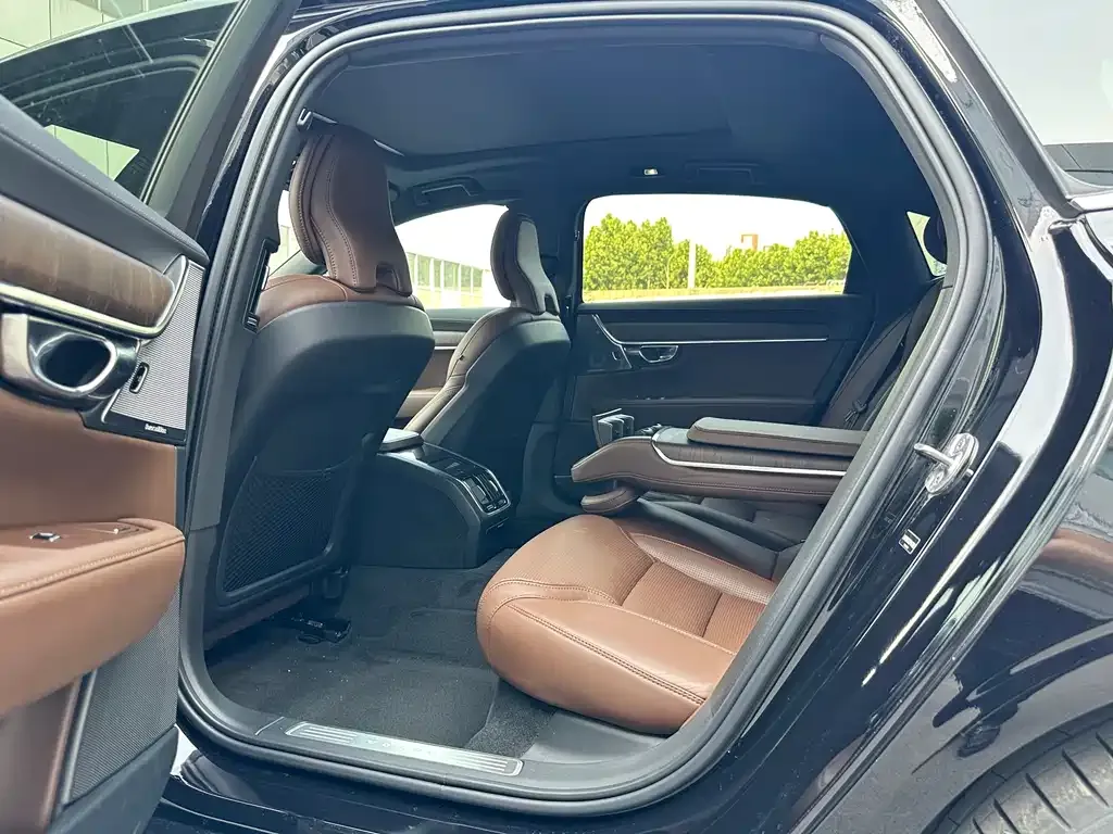 Volvo S90 — фото 10