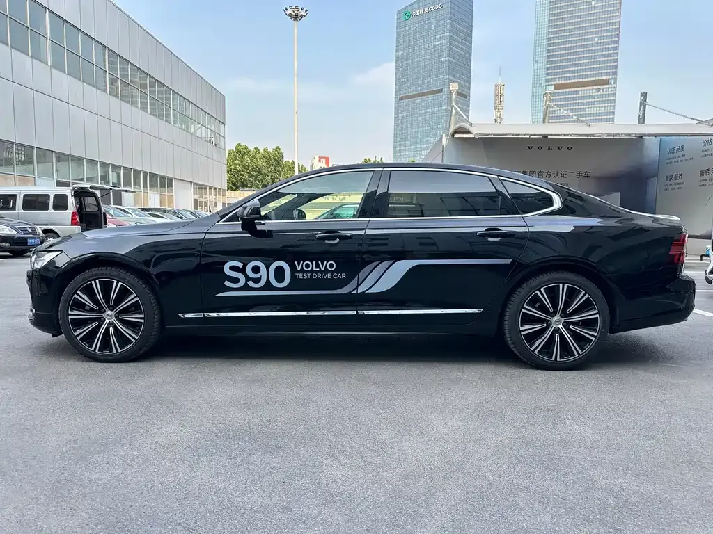Volvo S90 — фото 4