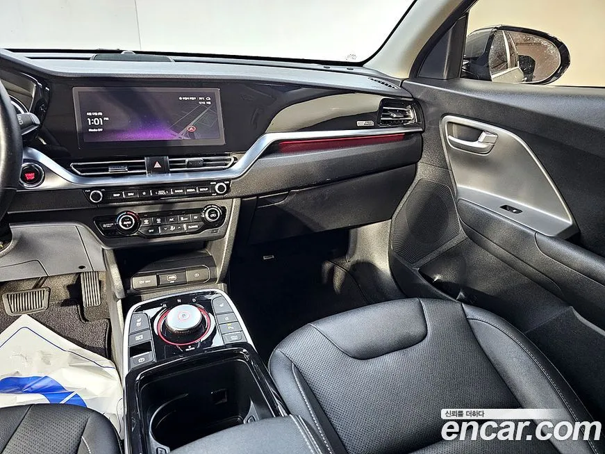 Kia Niro — фото 10