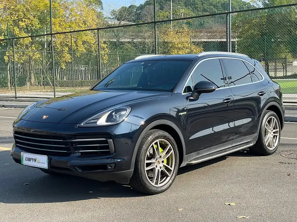 Porsche Cayenne Hybrid — фото 1