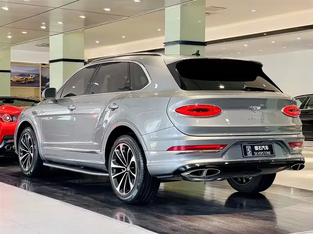 Bentley Bentayga — фото 3