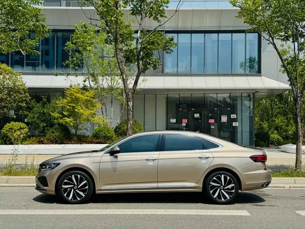 Volkswagen Passat — фото 3