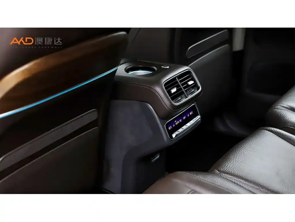 Mercedes-Benz GLS — фото 10