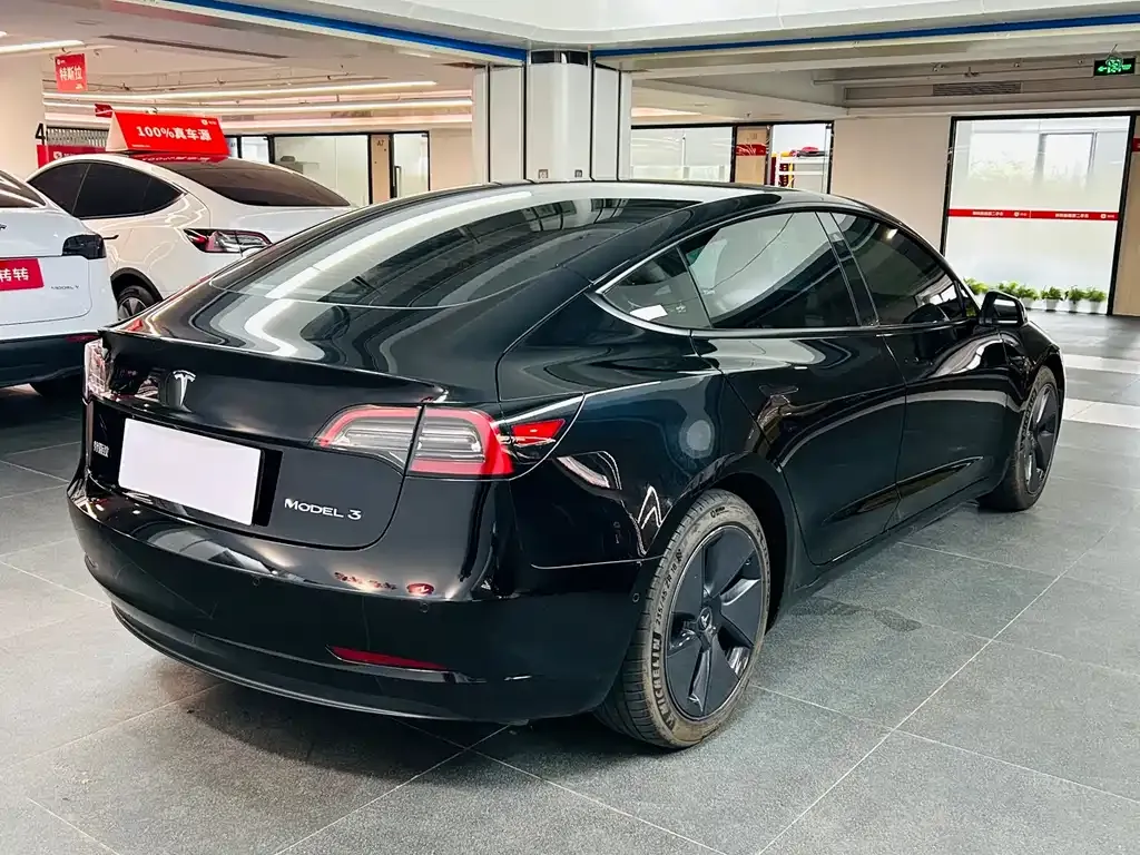 Tesla Model 3 — фото 6
