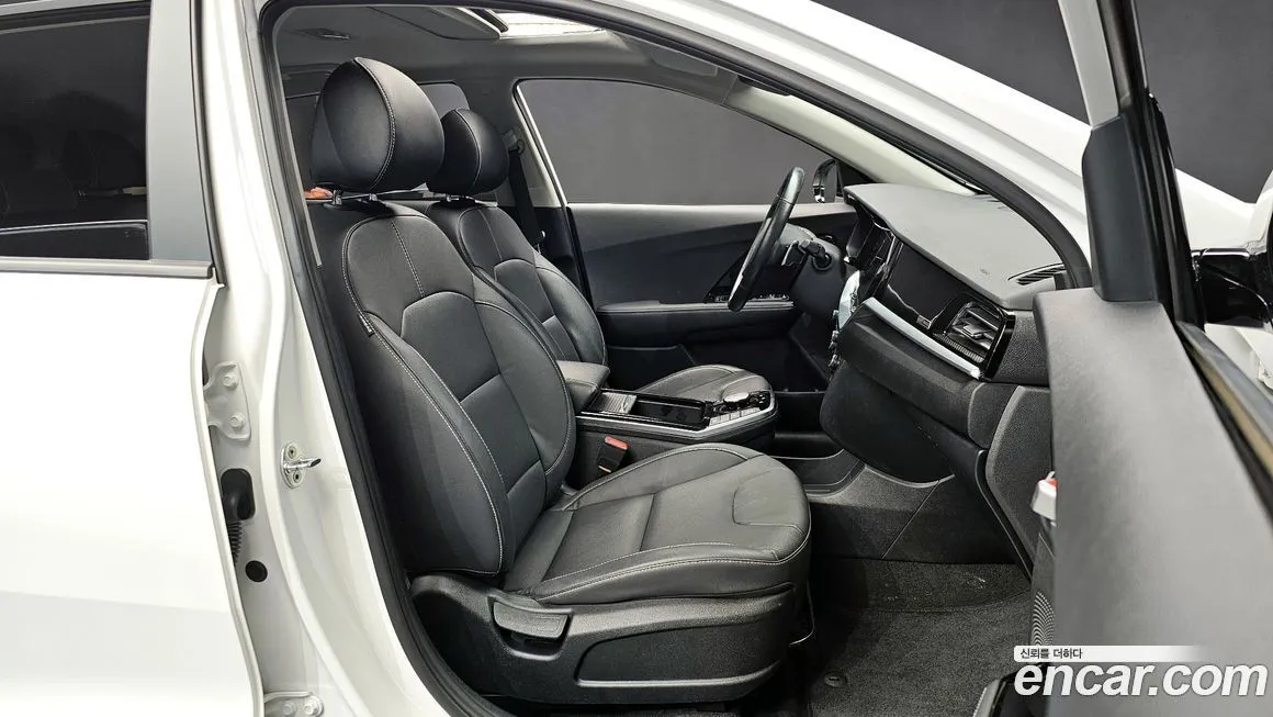 Kia Niro — фото 10