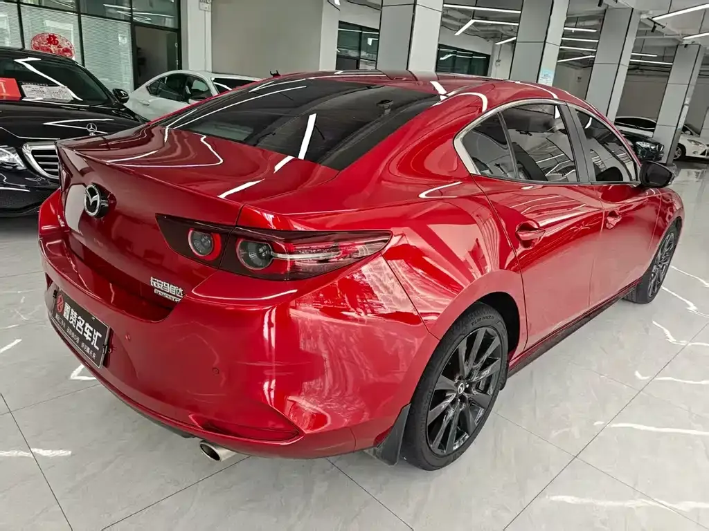 Mazda 3 Axela — фото 3
