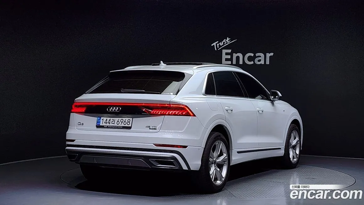 Audi Q8 — фото 2