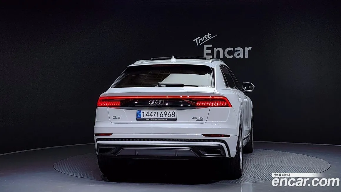 Audi Q8 — фото 4