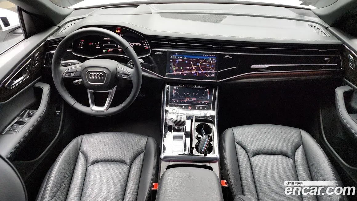 Audi Q8 — фото 7