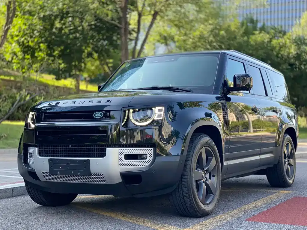 Land Rover Defender — фото 1