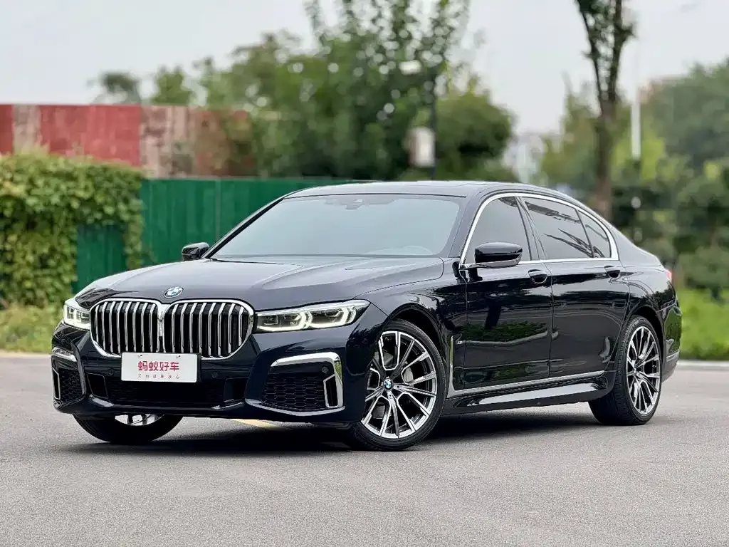 BMW 7 Series — фото 1