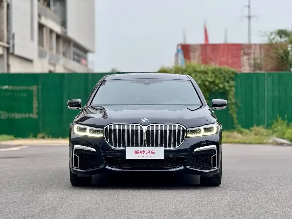 BMW 7 Series — фото 2