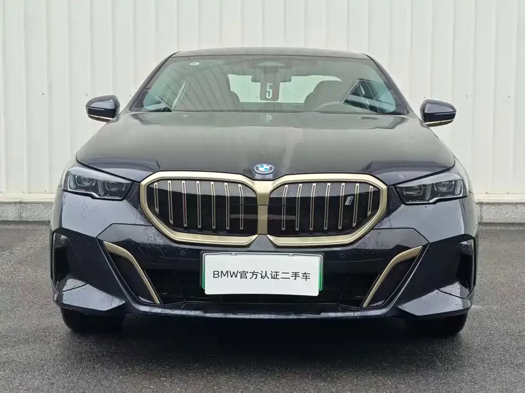BMW i5 — фото 2