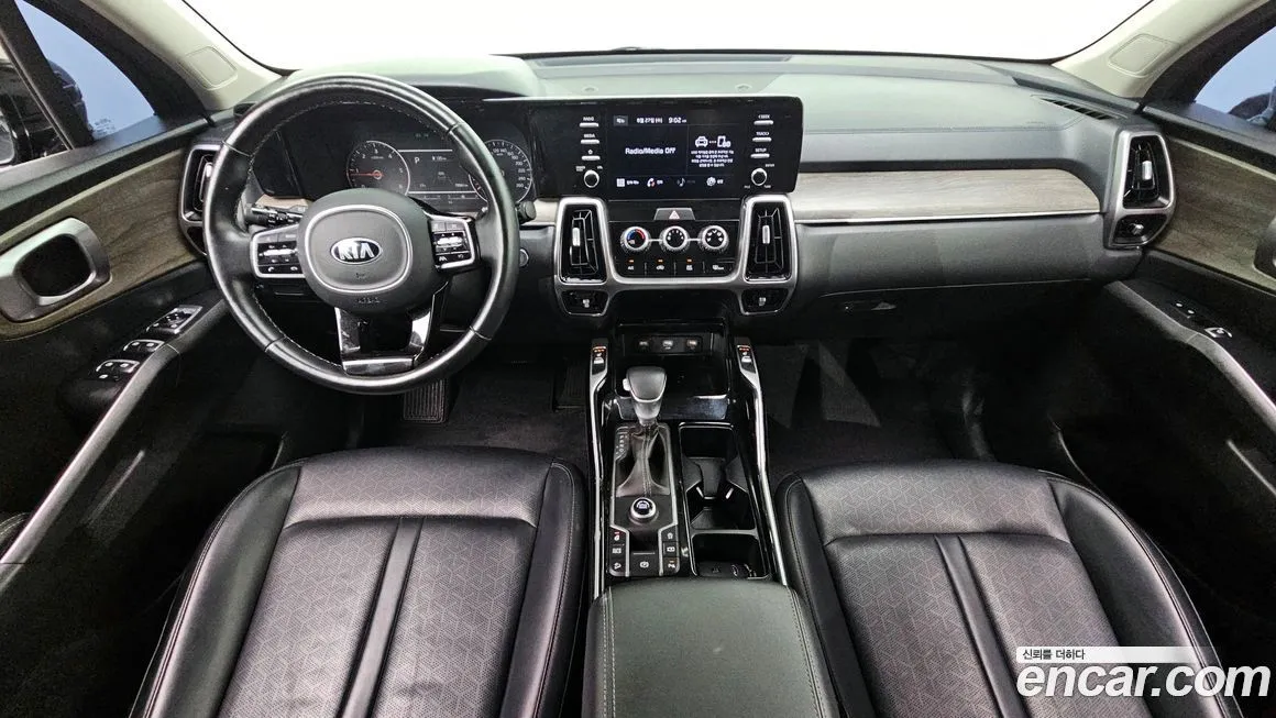 Kia Sorento — фото 7