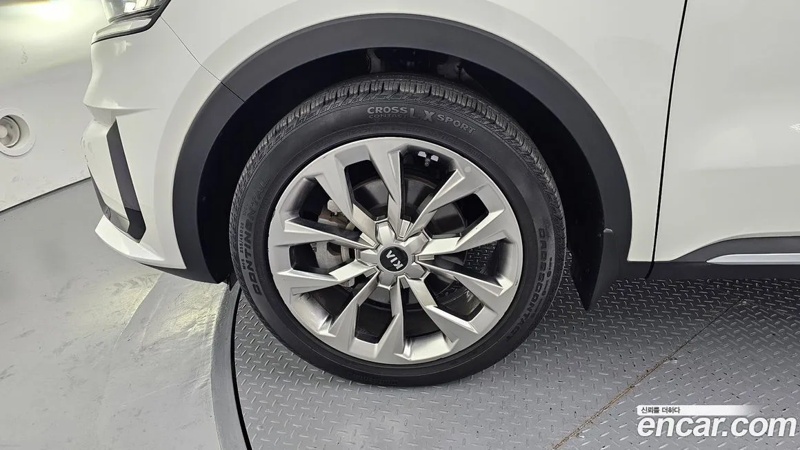 Kia Sorento — фото 5