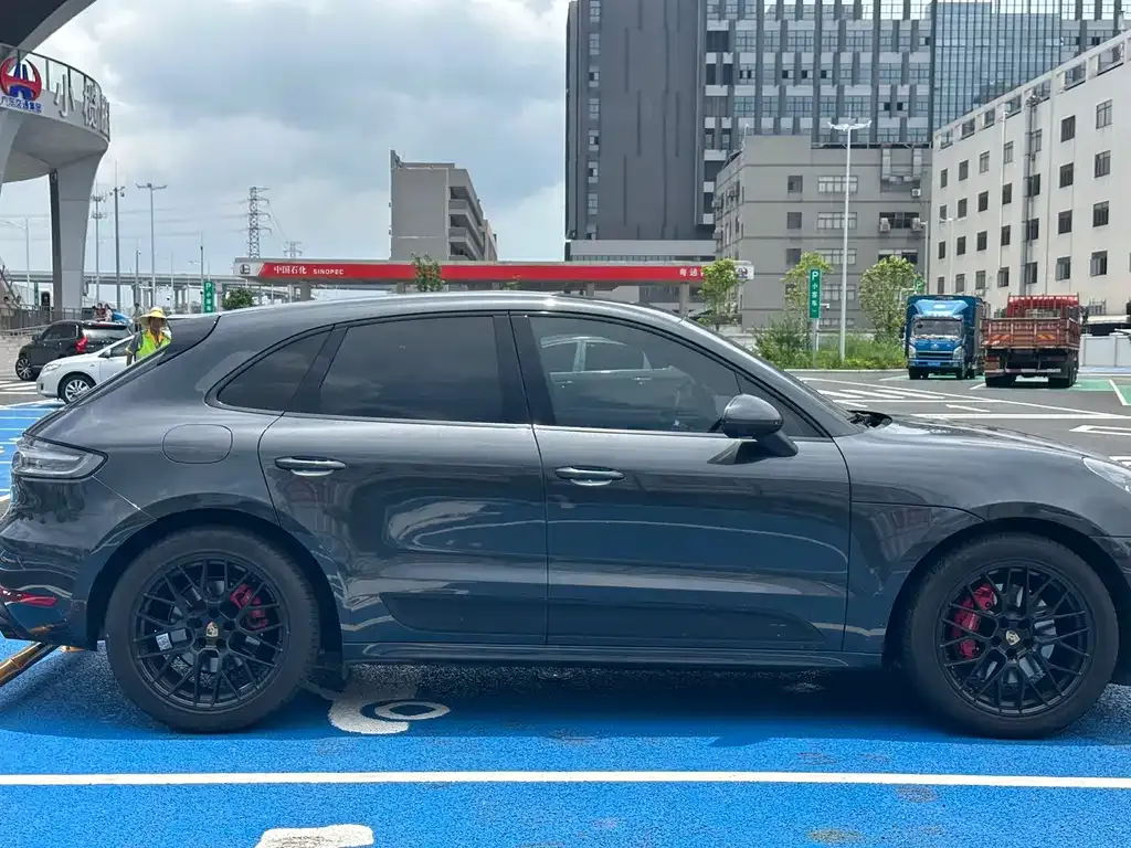 Porsche Macan — фото 7