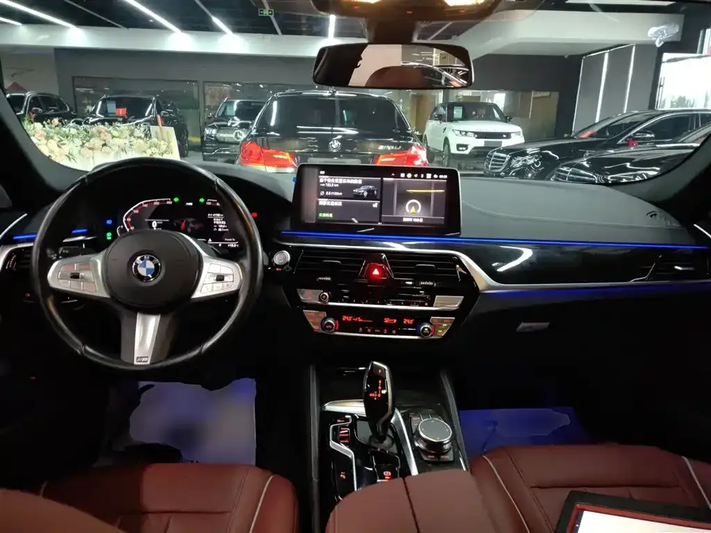 BMW 5 Series — фото 10