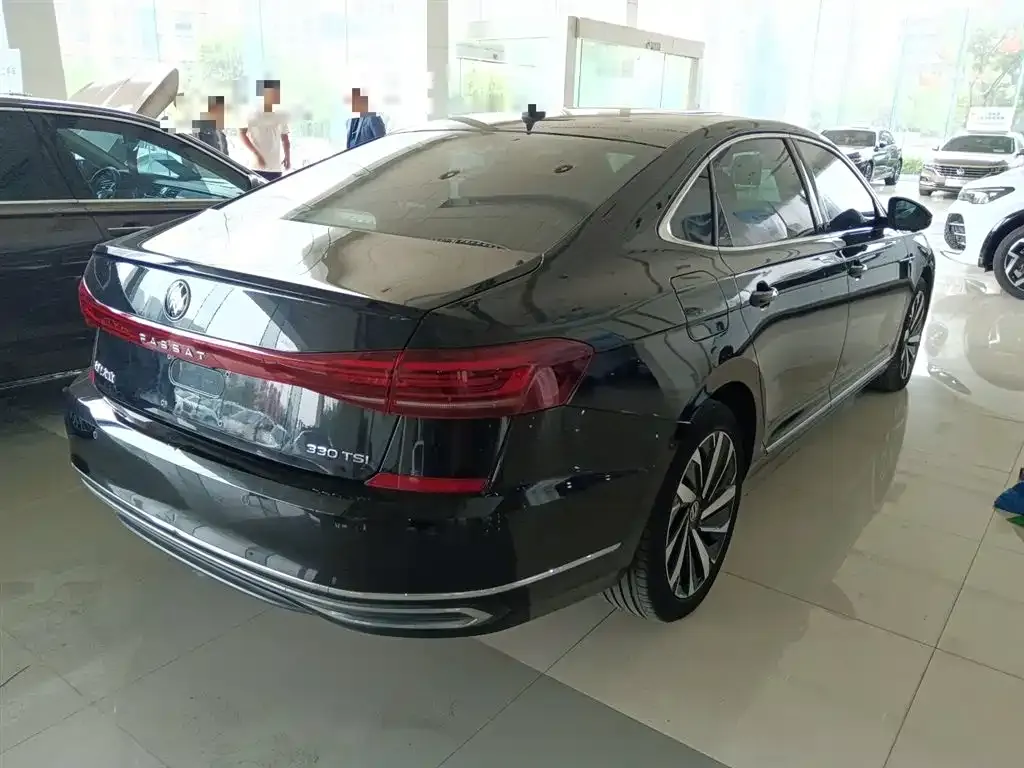 Volkswagen Passat — фото 7