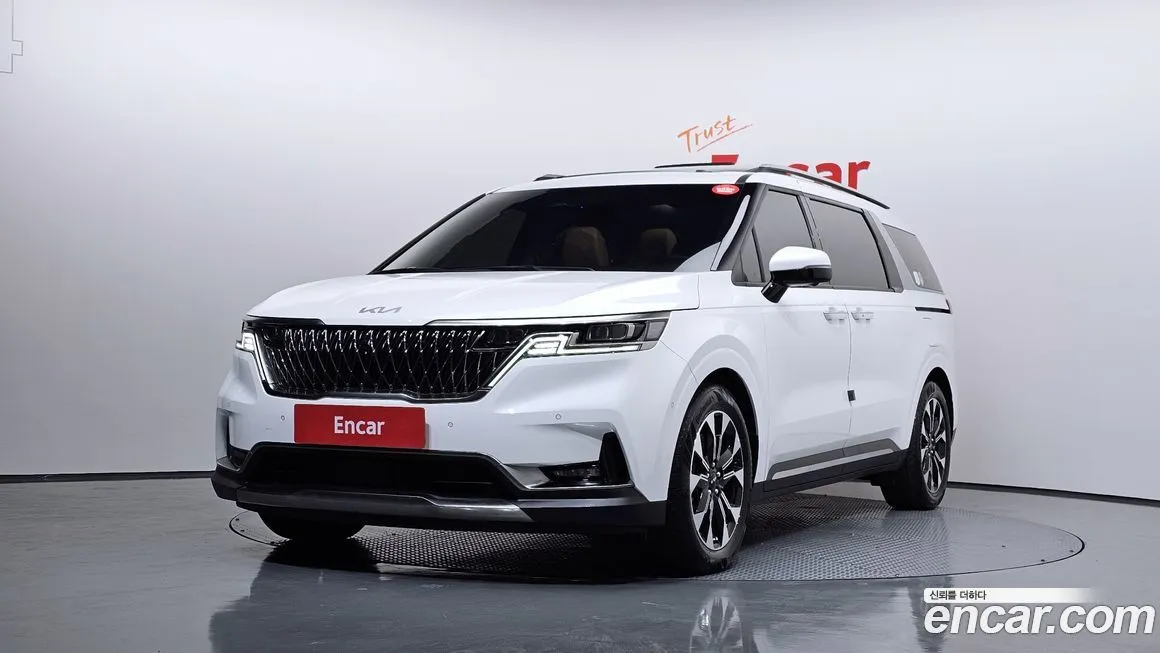 Kia Carnival — фото 1