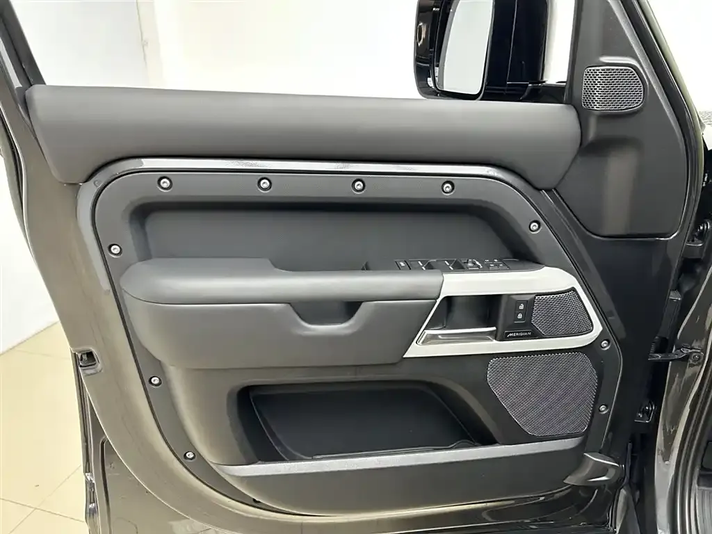 Land Rover Defender — фото 8