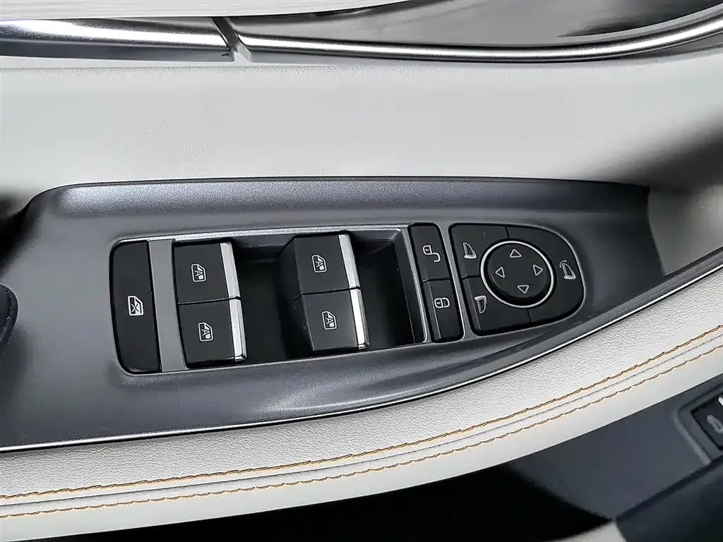 BYD PLUS New Energy — фото 9