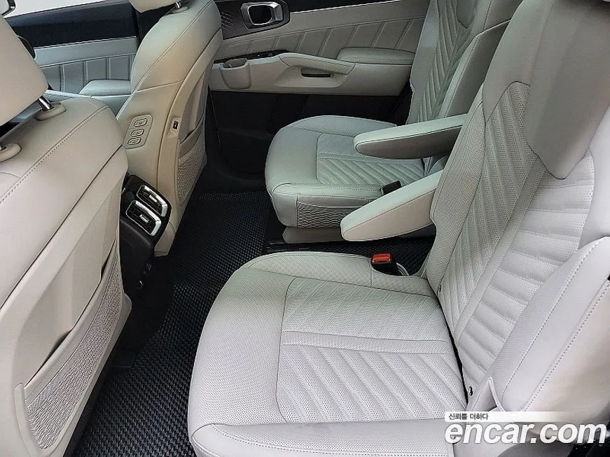 Kia Sorento — фото 9