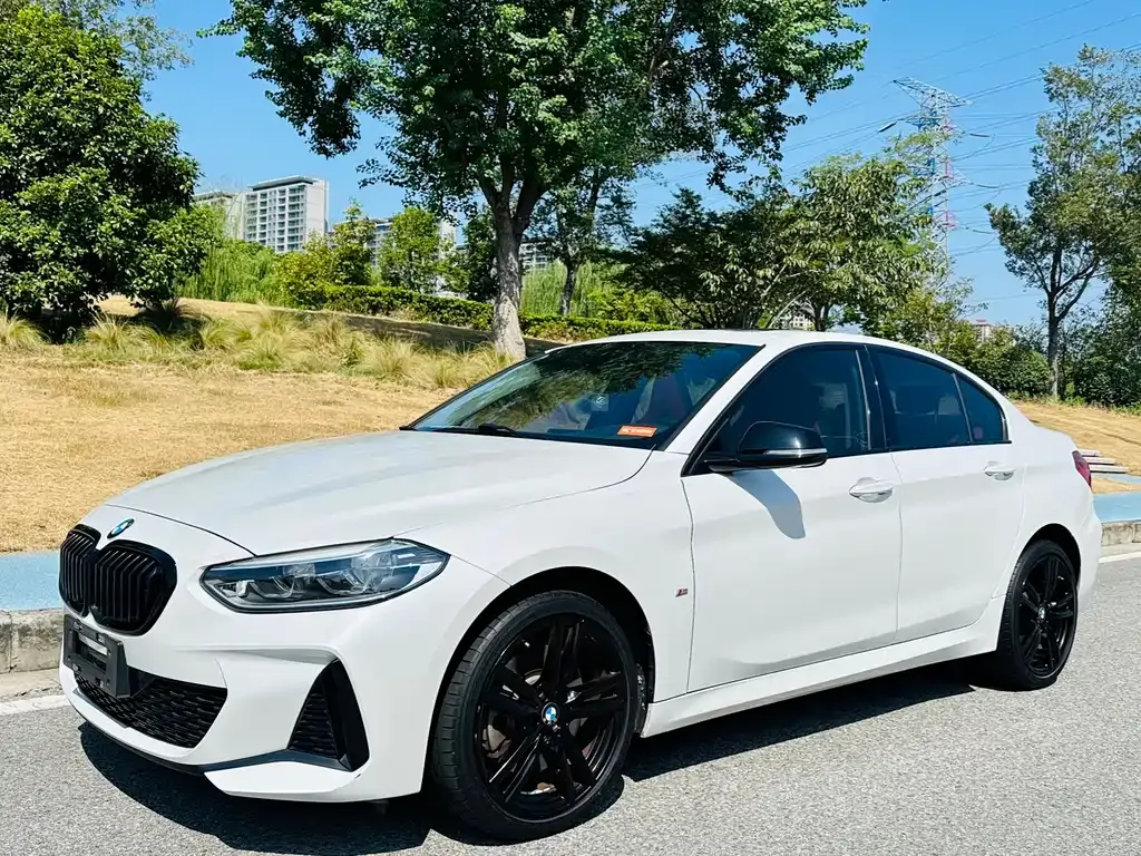 BMW 1 Series — фото 1